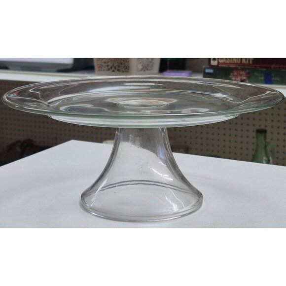 Vintage Clear Glass Cake Stand With Pedestal Base Elegant Design Ideal For Desse - Picture 2 of 6